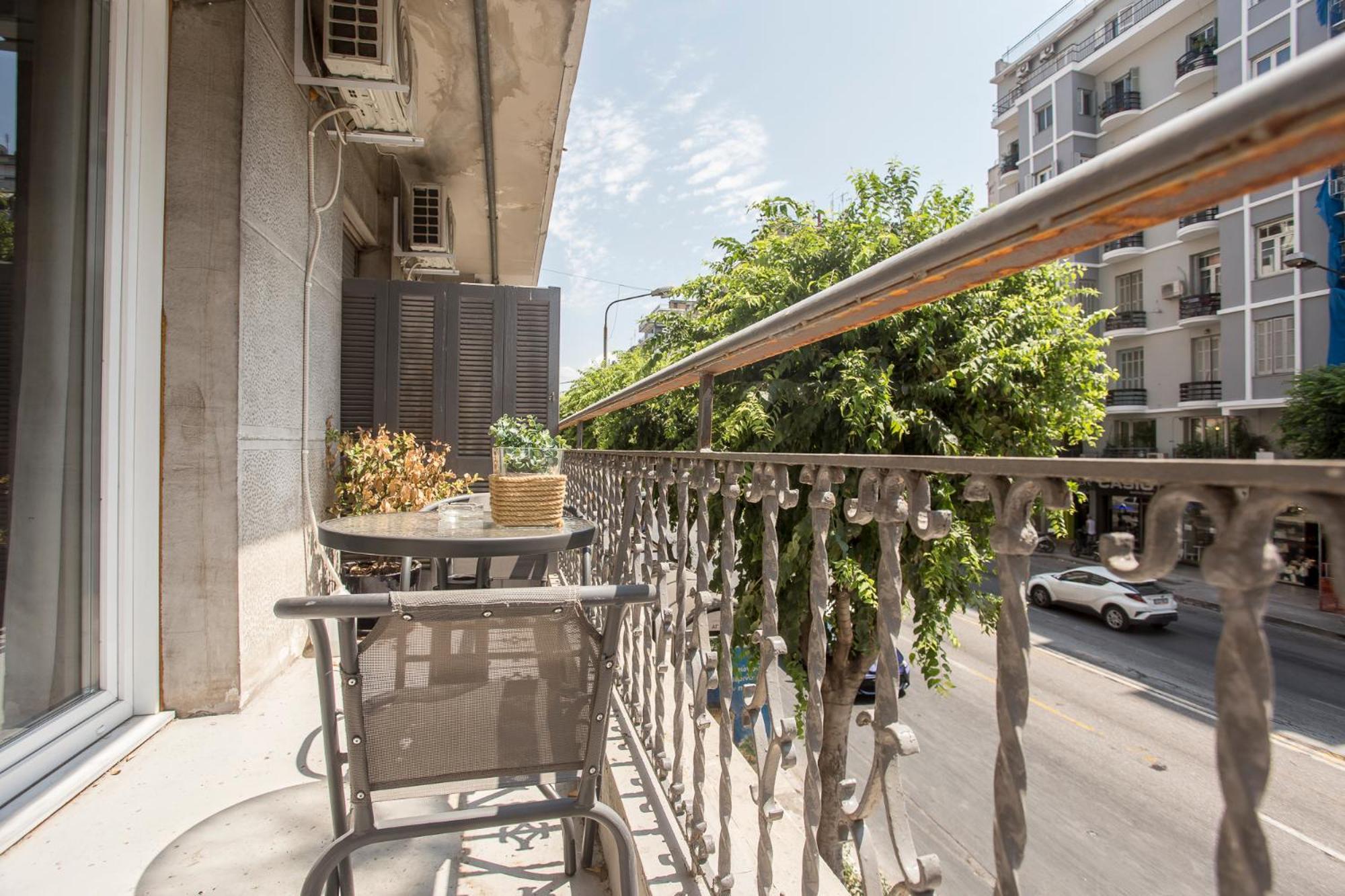 Closer "Egnatia Apartment 2" Thessaloniki Exterior photo