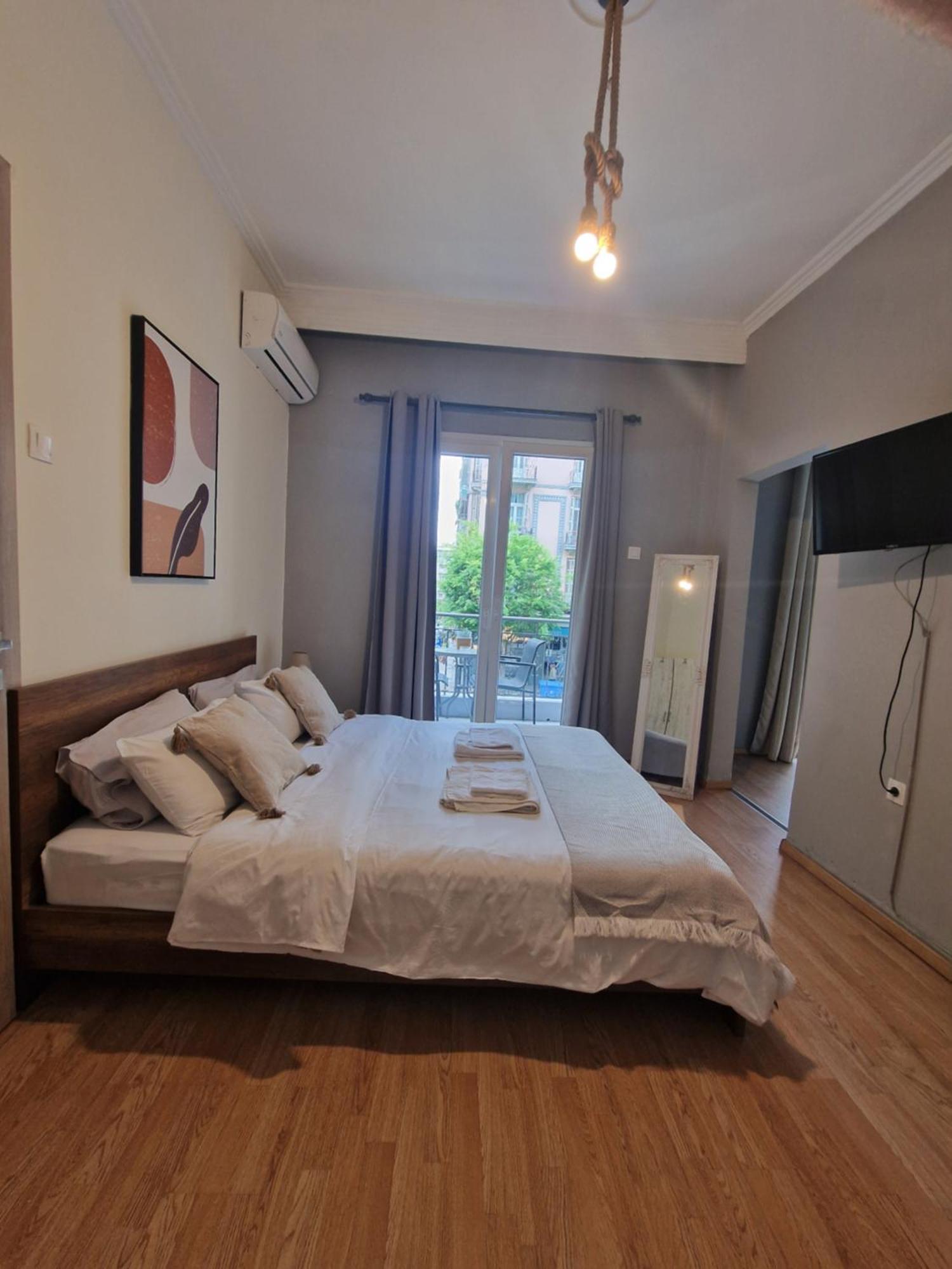 Closer "Egnatia Apartment 2" Thessaloniki Exterior photo